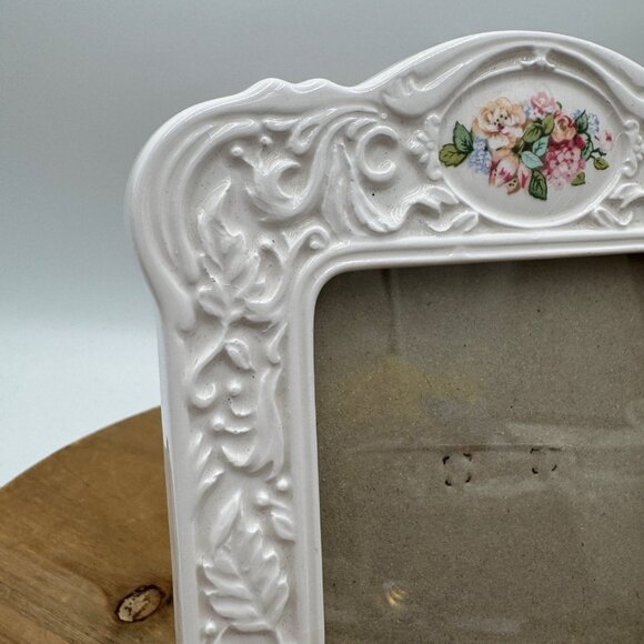 Porcelain Picture Photo Frame Floral detail cottage core farmhouse 3.5” x 5” - Picture 3 of 11
